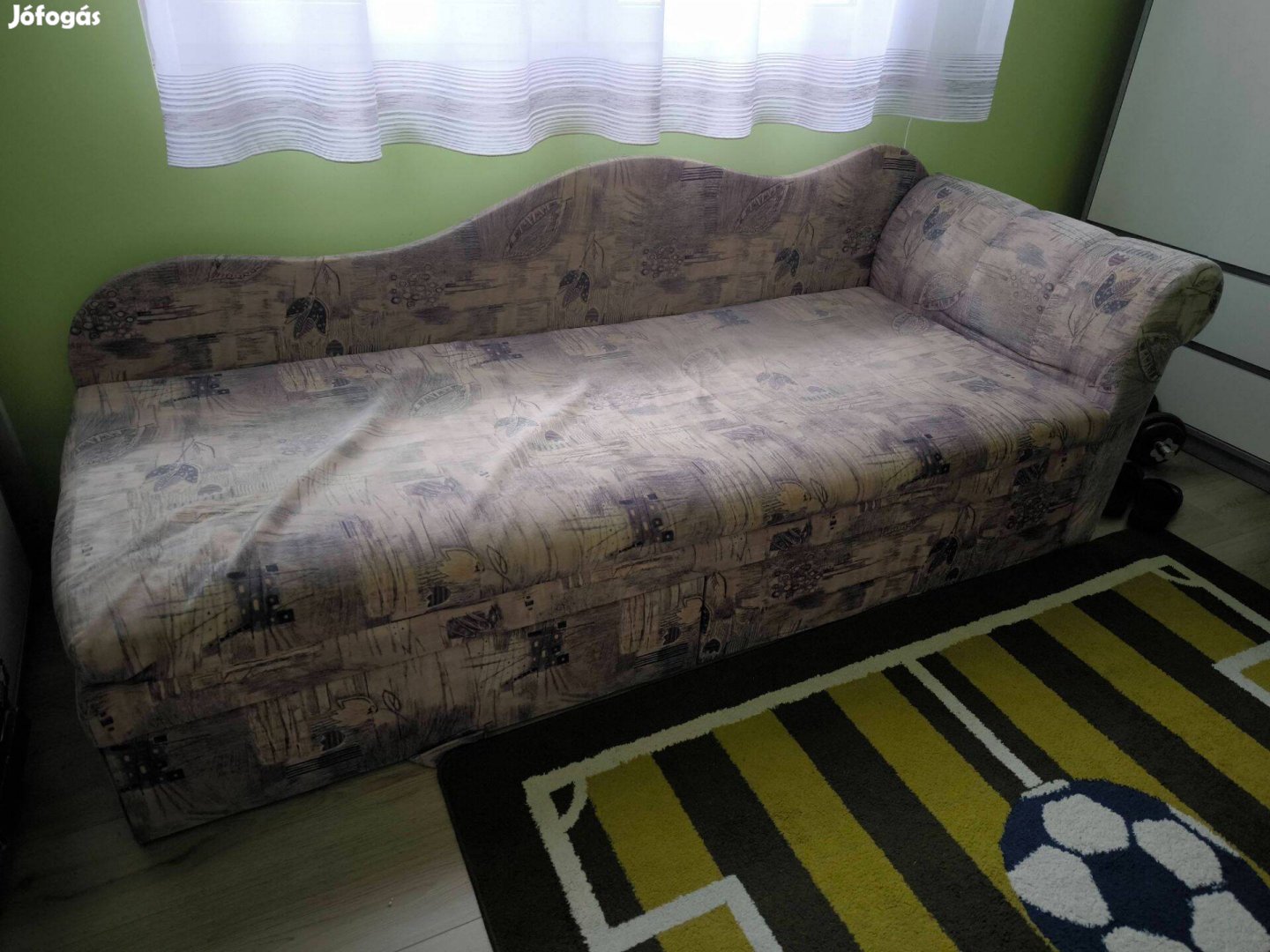 Kinyitható ágy, kihúzható kanapé, ágyneműtartóval