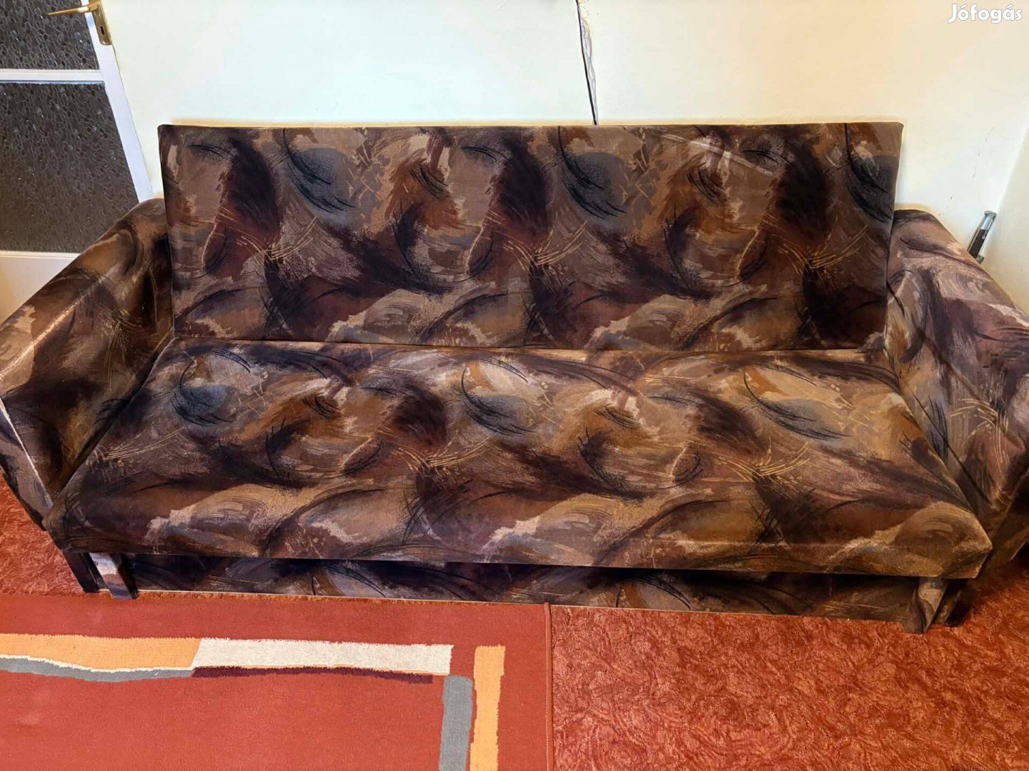 Kinyitható kanapé ágyneműtartóvalkényelmes, masszív,