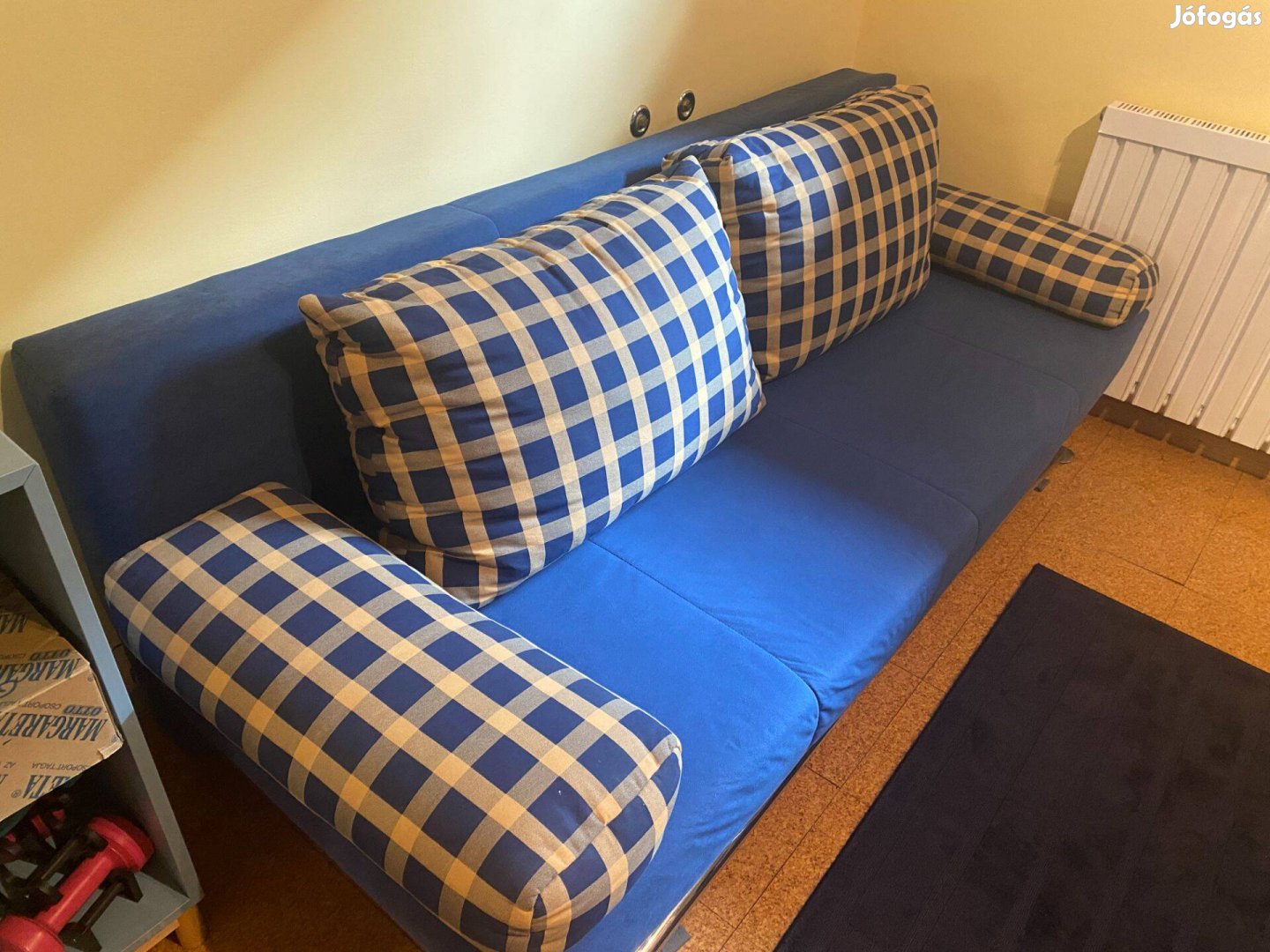 Kinyitható kanapéágy ágyneműtartóval sötétkék