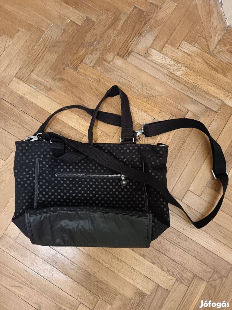 Kipling márkájú női válltáska