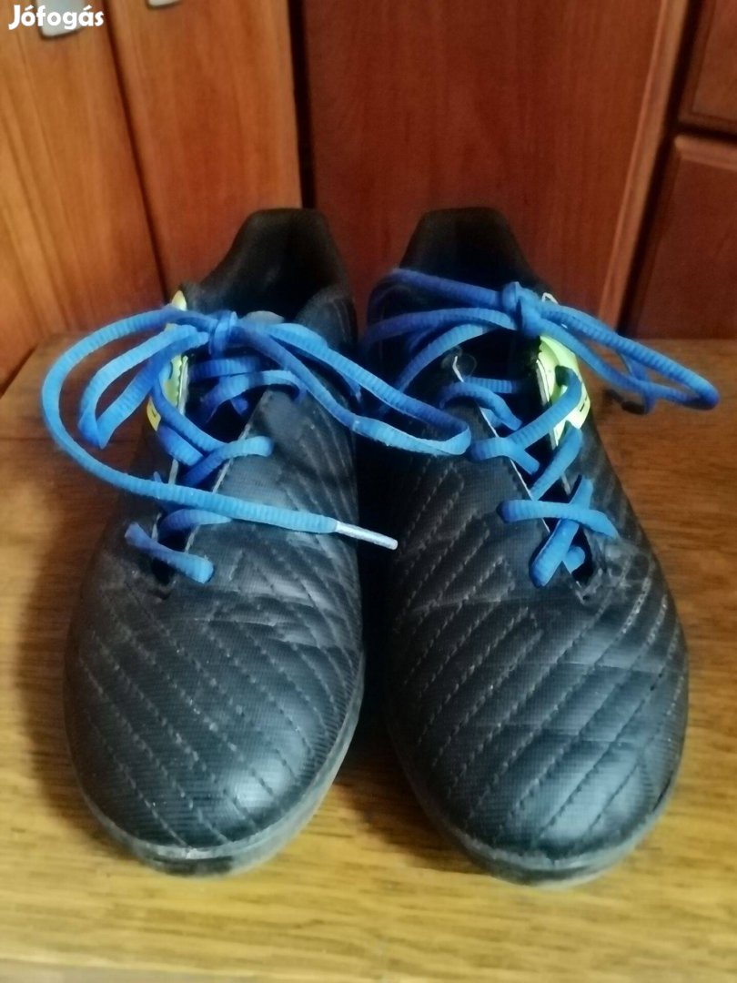 Kipsta fiú 35-ös fiú utcai cipő, edző, sportcipő jó