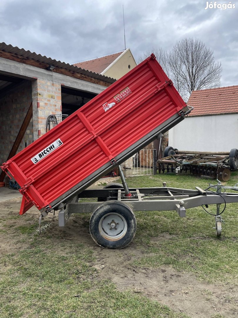 Kis Pótkocsi eladó.
