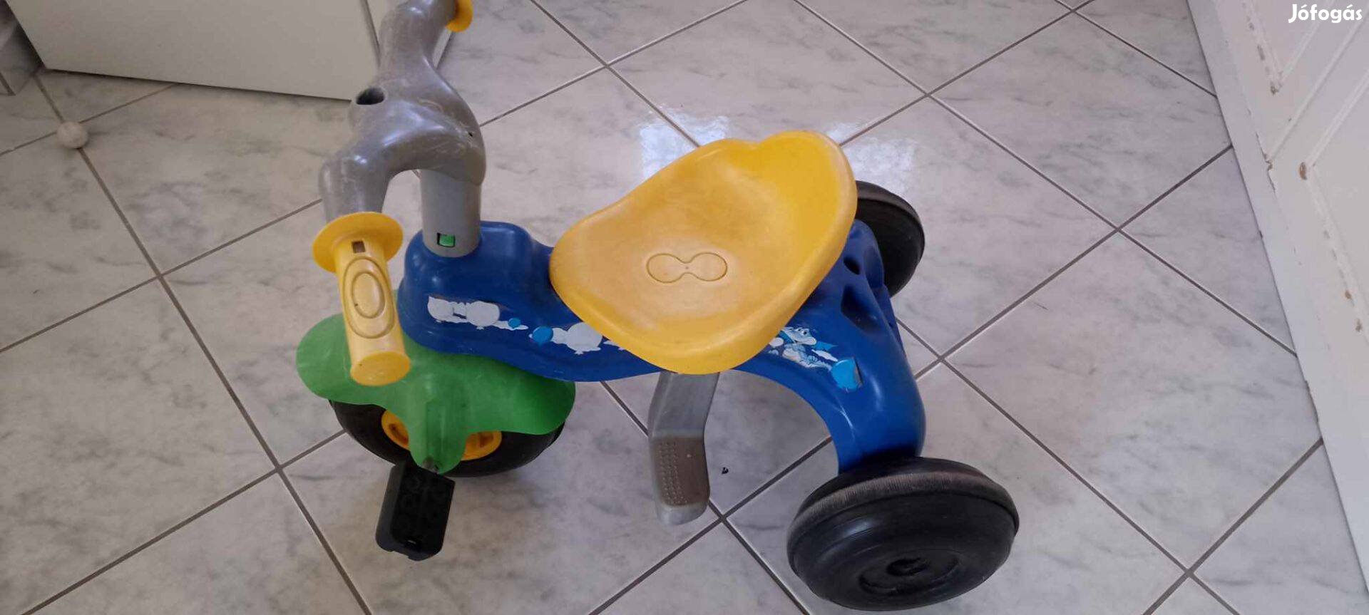 Kis bicikli 3 kerekű, 2-4 éveseknek