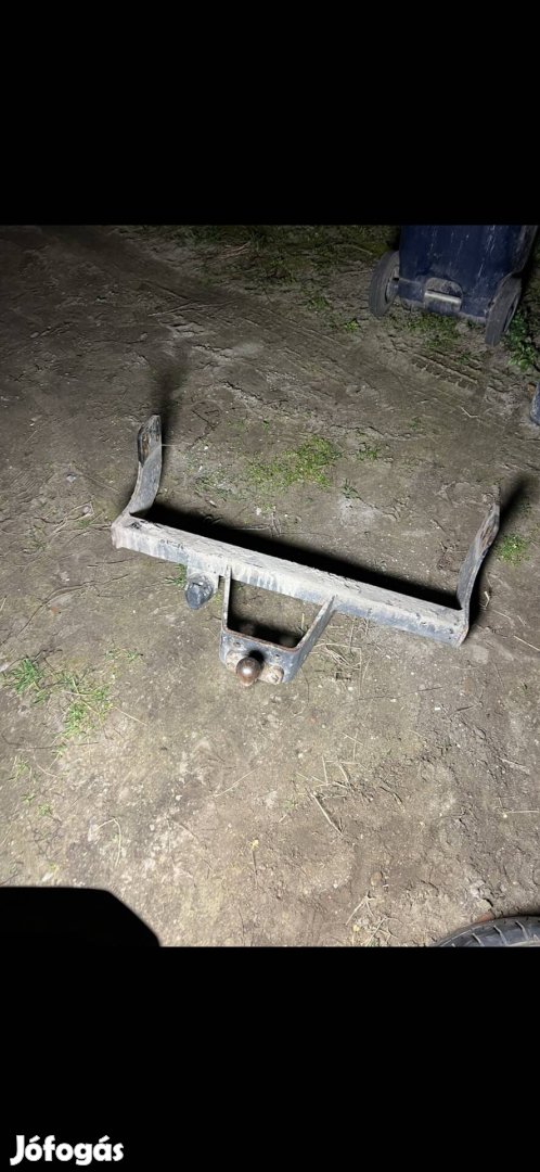 Kis haszon gyári vonóhorog Dyna Toyota 