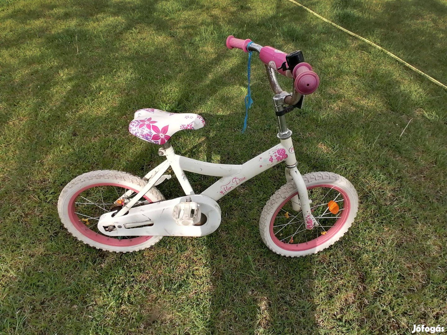 Kis lány bicikli