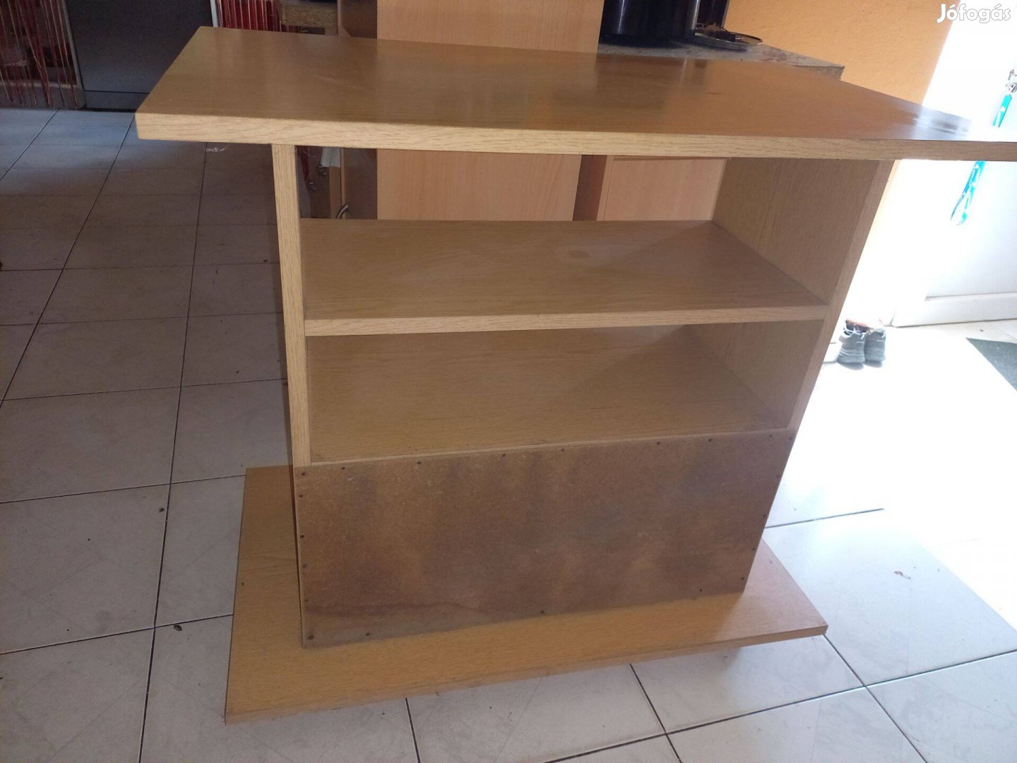 Kis szekrény eladó