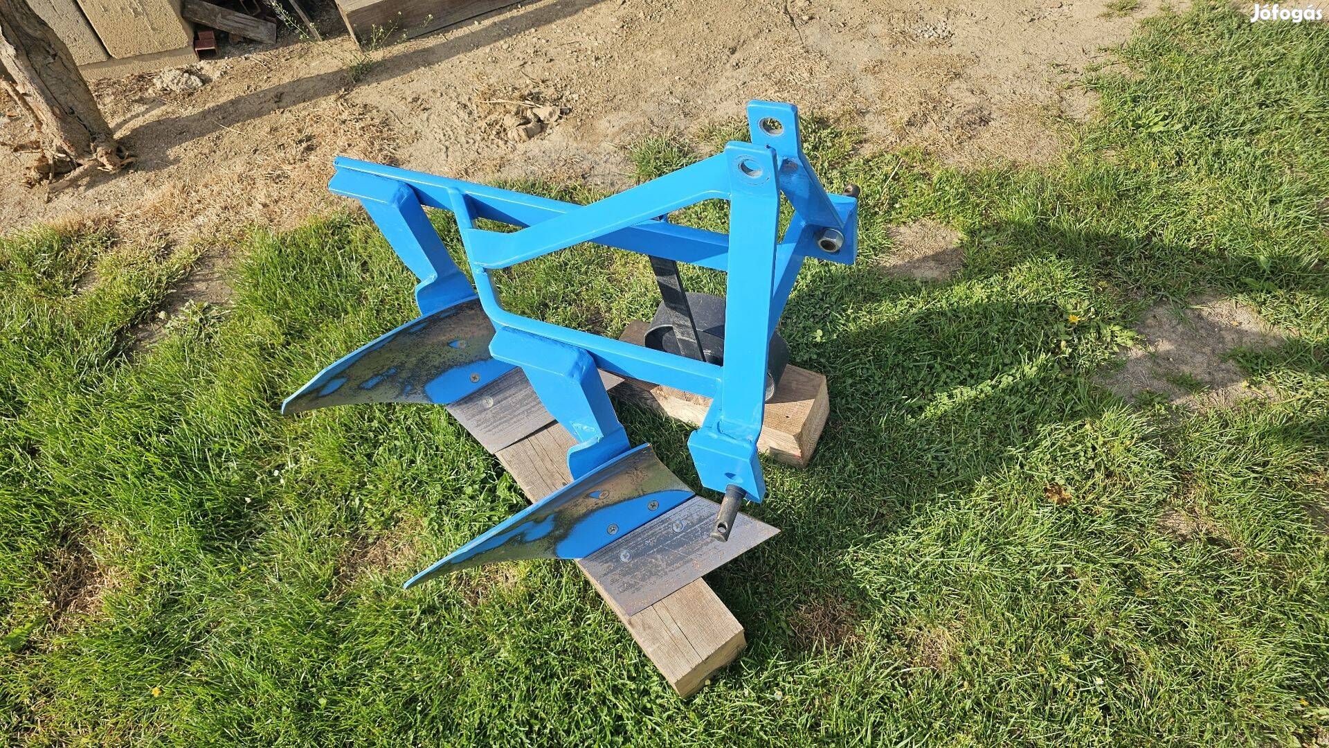 Kis traktor eke