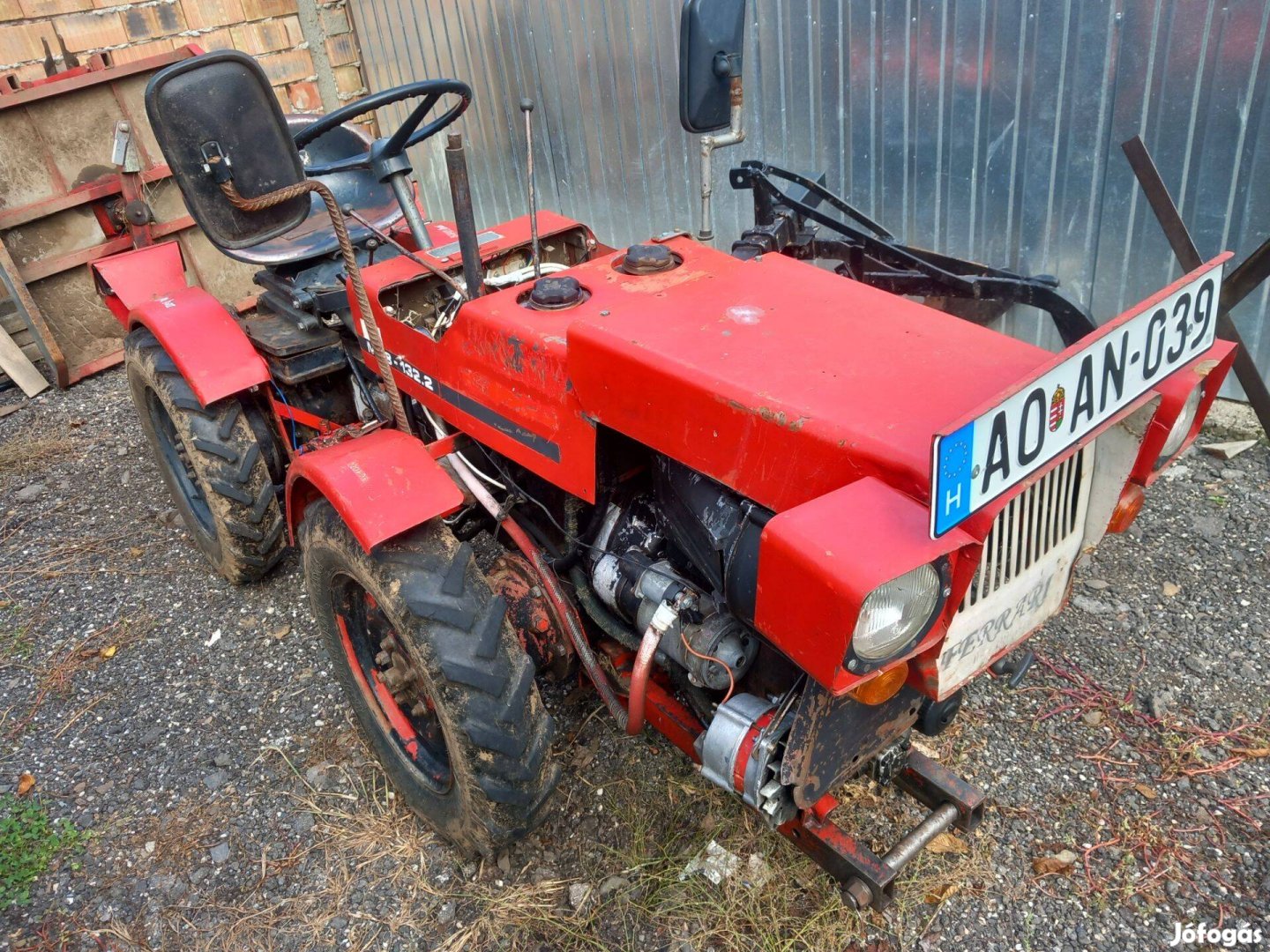 Kis traktor eladó
