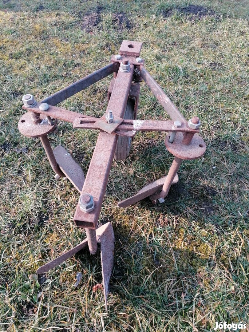 Kis traktor kultivátor