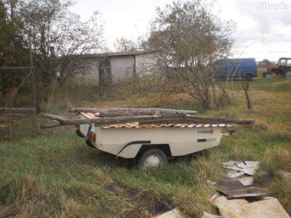 Kis traktorhoz,utánfutó eladó