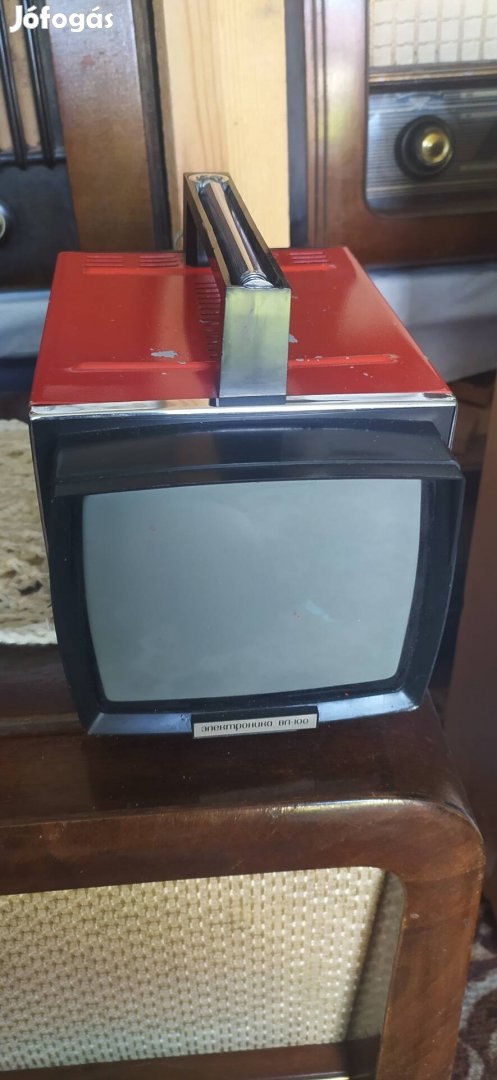 Kis tv eladó.