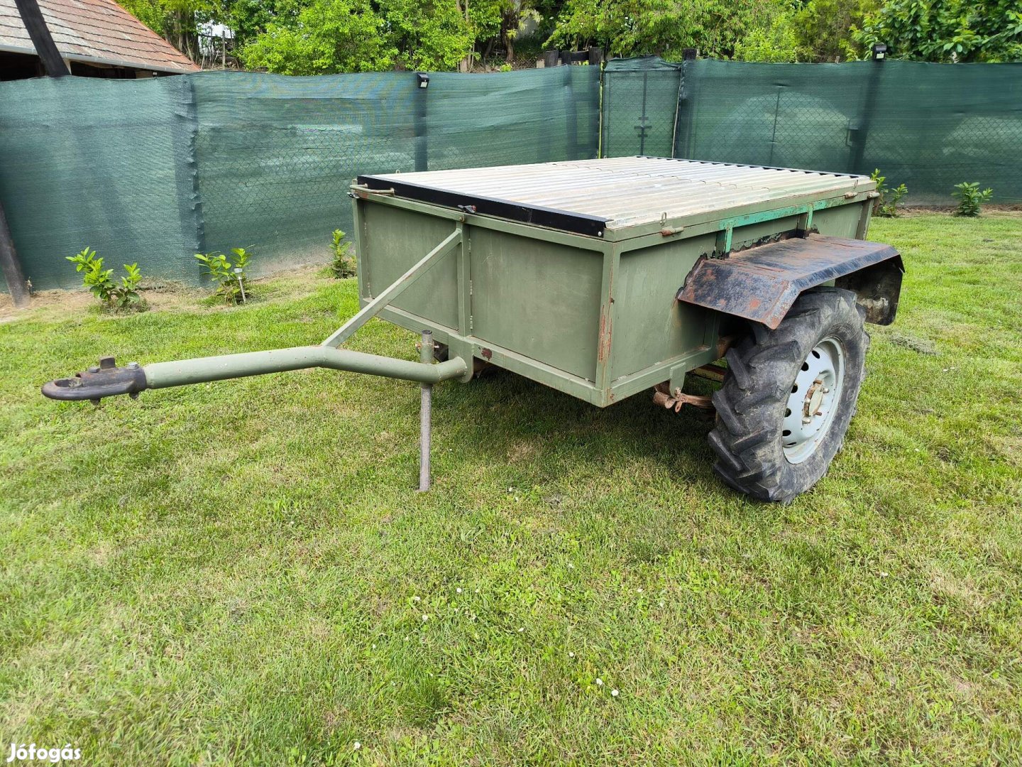 Kis utánfutó pótkocsi, traktor vagy UAZ után