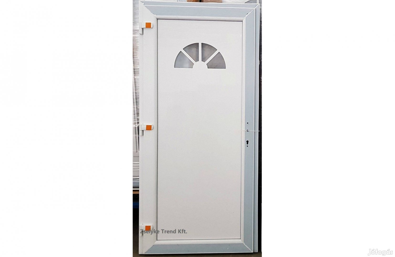 Kis üveges bejárati ajtó 98x208 cm ingyen szállítva !