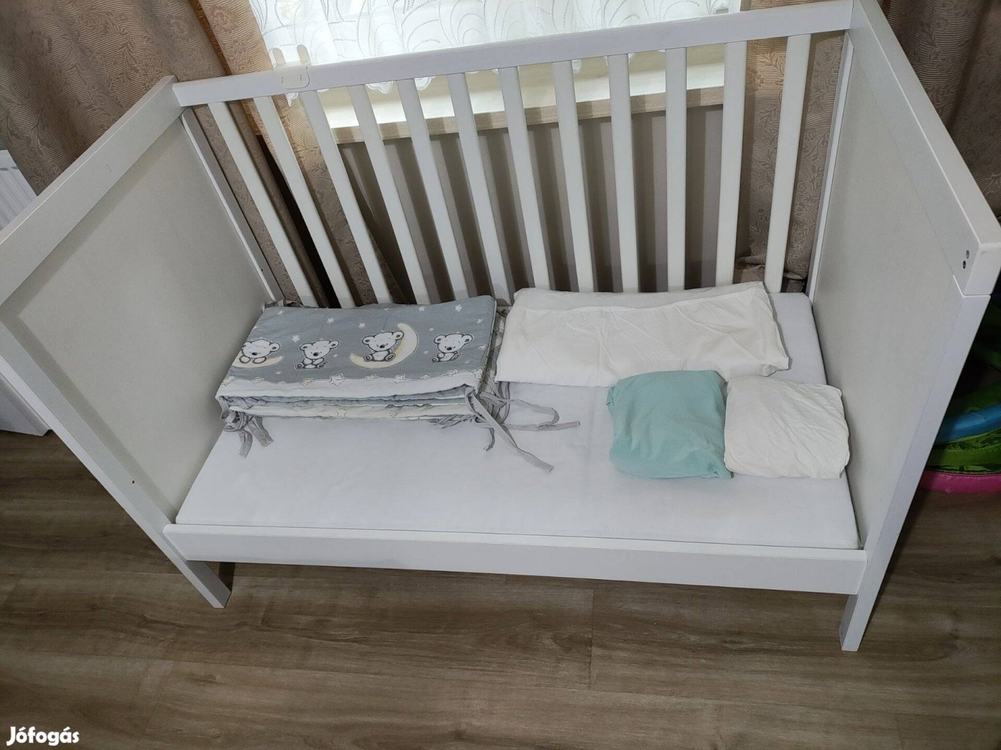 Kiságy: IKEA Sundvick