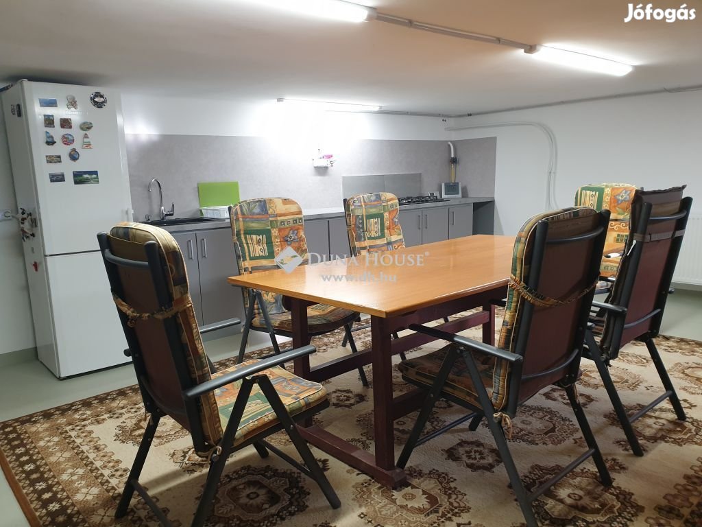 Kisbéri eladó 181 nm-es ház