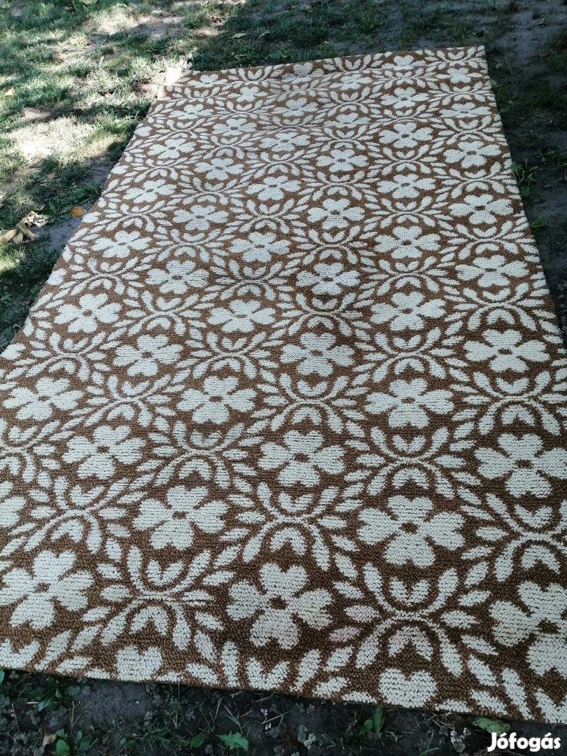 Kisebb padlószőnyeg 