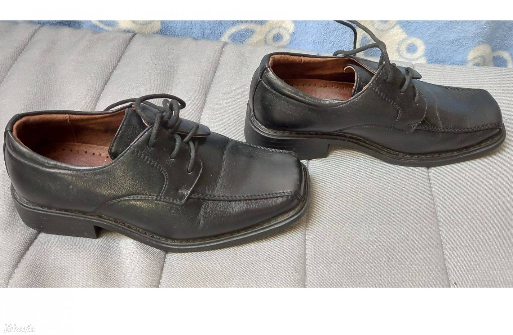 Kisfiú fekete alkalmi cipő 28-as szép állapotban