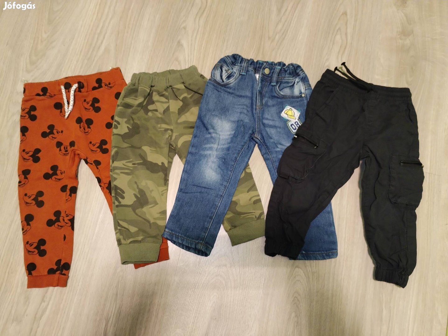 Kisfiú hosszúnadrágok 98-as