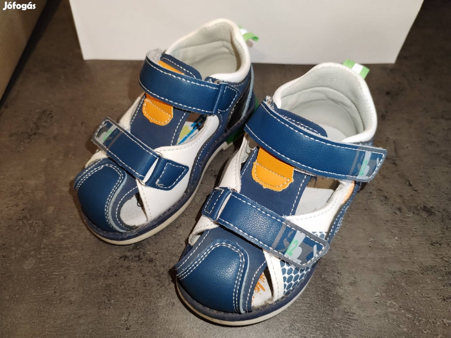 Kisfiú szandál 23-as