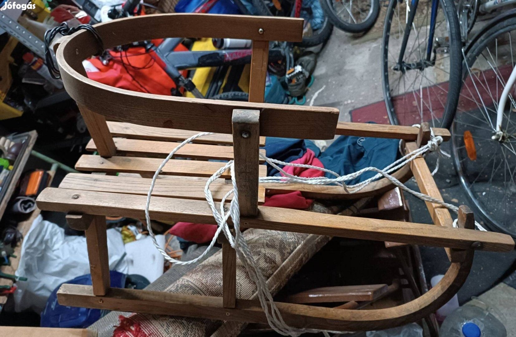 Kisgyermek szánkó, baba szánkó, háttámlás szánkó