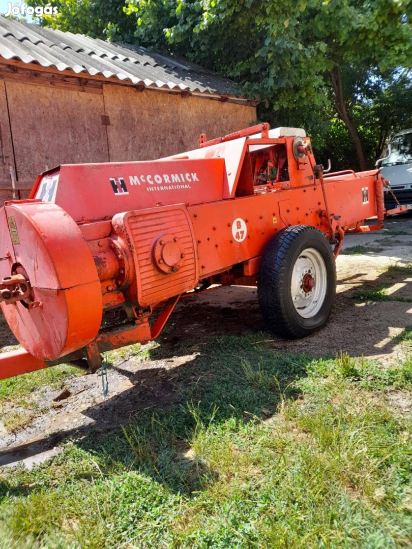 Kiskocka bálázó IH b47