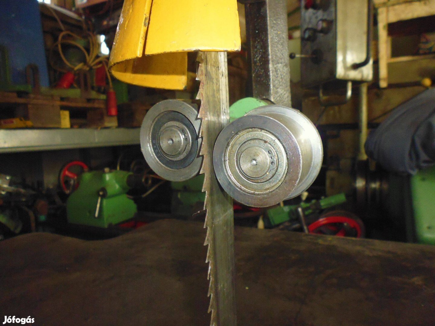 Kiskőrösi szalagfűrész görgős lapvezető szalagfűrészlap