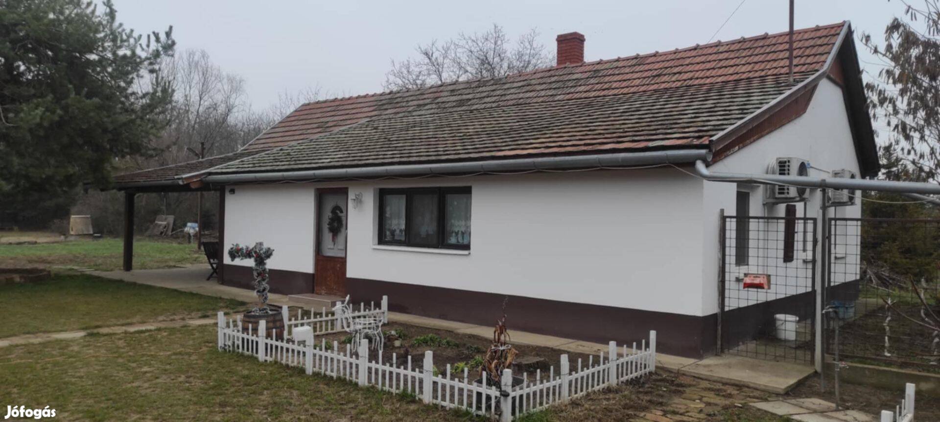 Kiskunfélegyháza Felsőgalambos környékén családi ház eladó!