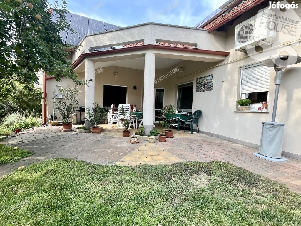 Kiskunfélegyházai eladó 204 nm-es ház