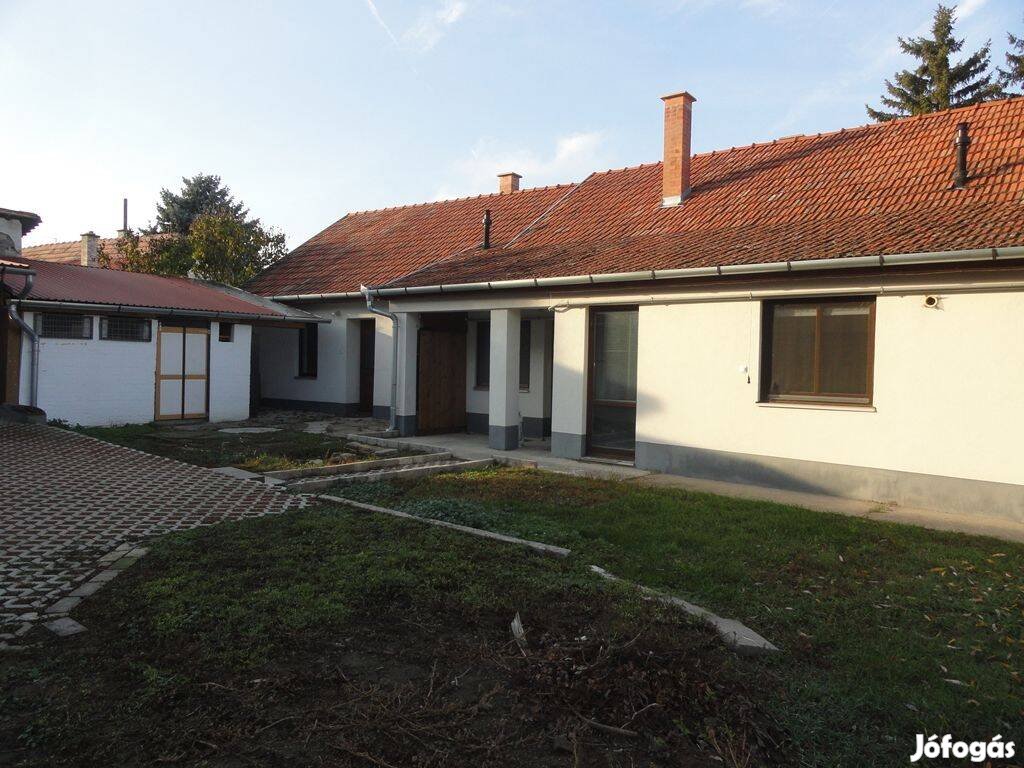 Kiskunhalas központi részén lakás eladó