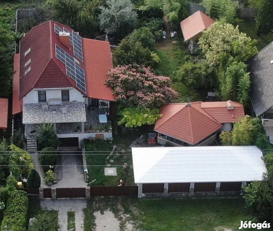 Kiskunlacháza, Dunaparti, 185 m2-es, 2 generációs, családi ház