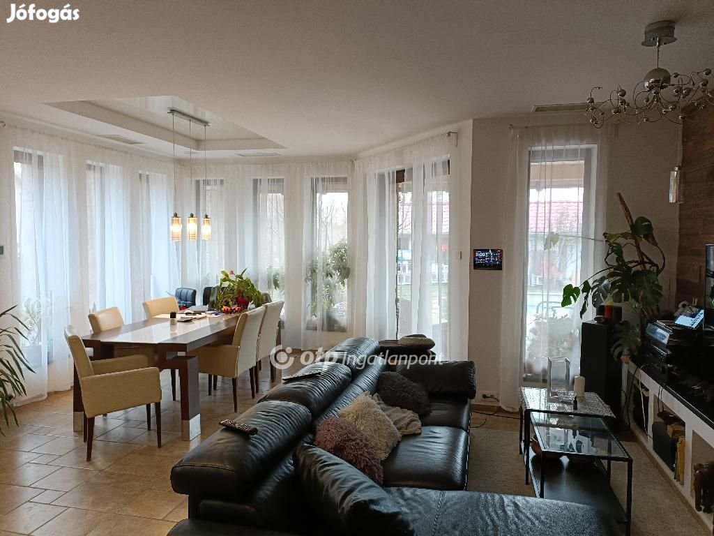 Kiskunlacházai eladó 135 nm-es ház