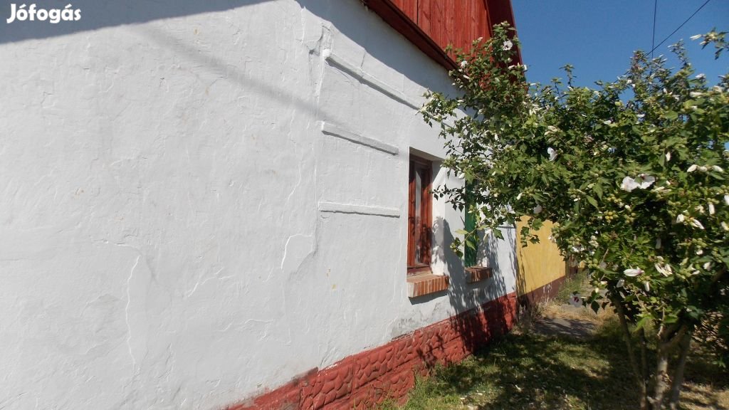 Kiskunmajsán 3 lakrészből álló ház eladó