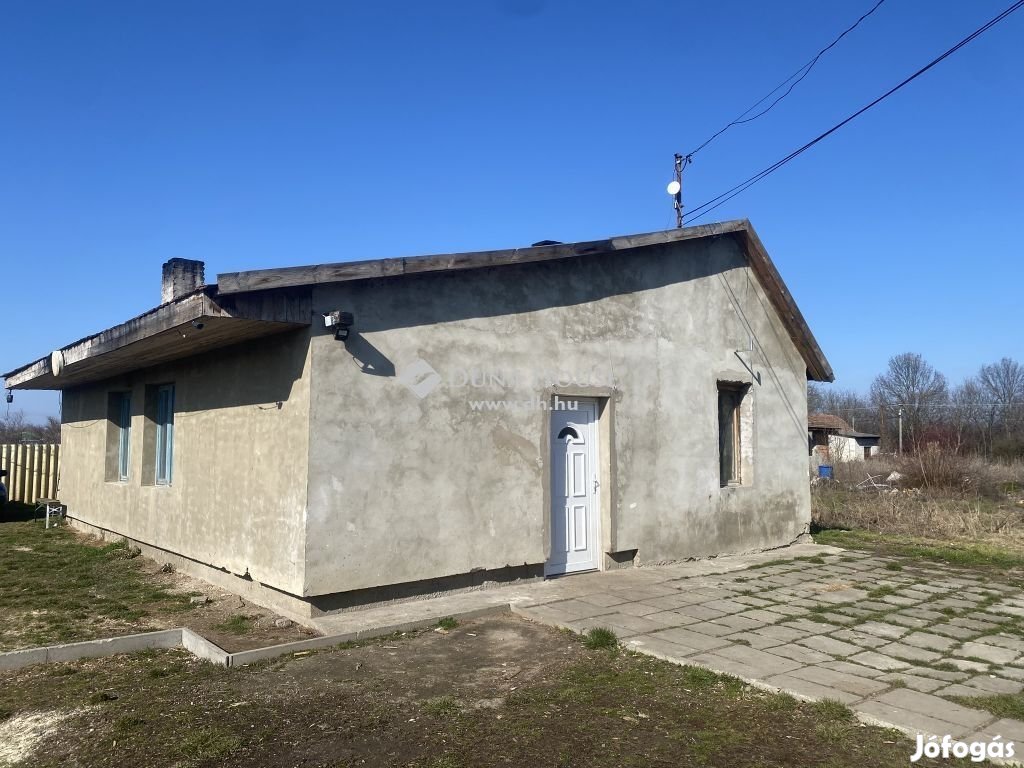 Kislángi 70 nm-es ház eladó