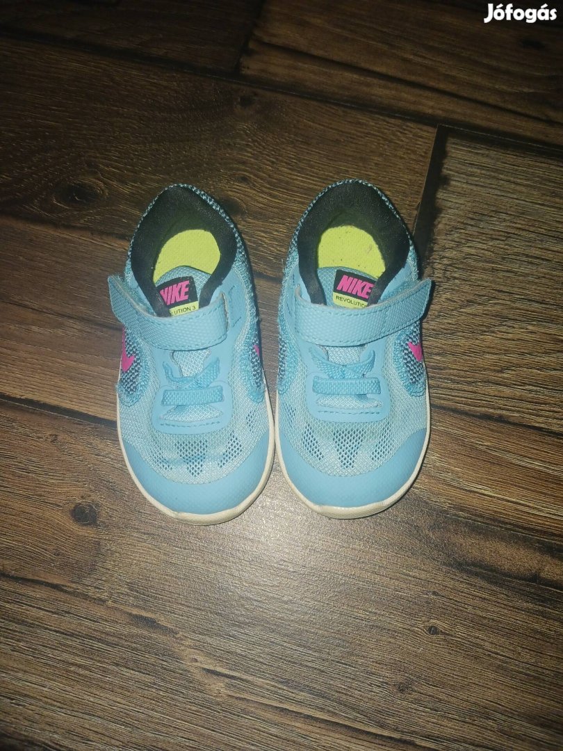 Kislány Nike cipő 