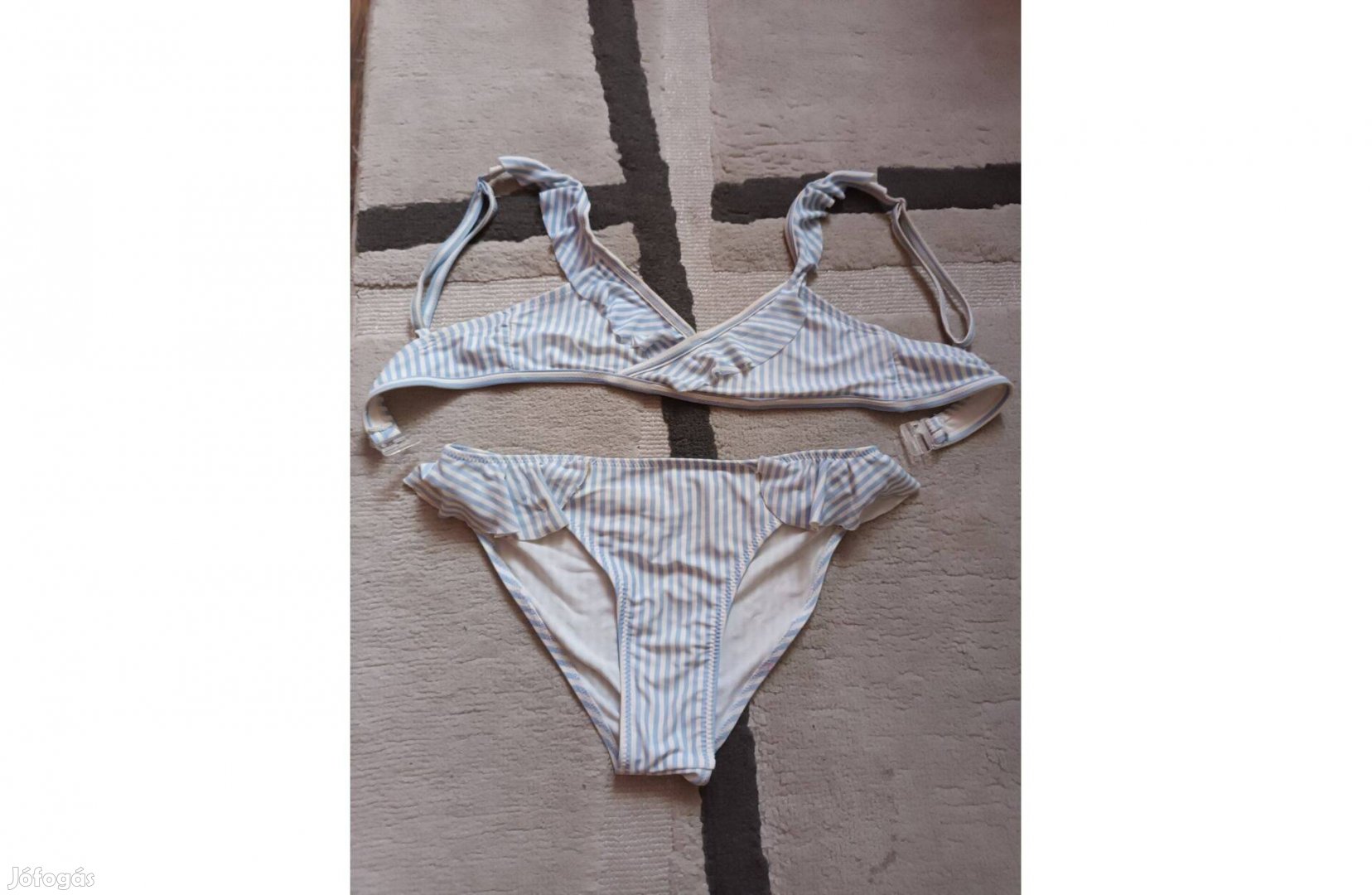 Kislány bikini fürdőruha kék-fehér 8-9 év szép állapotban 1000 Ft