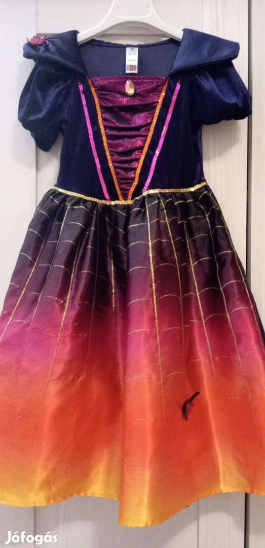 Kislány boszorkány, Halloween jelmez