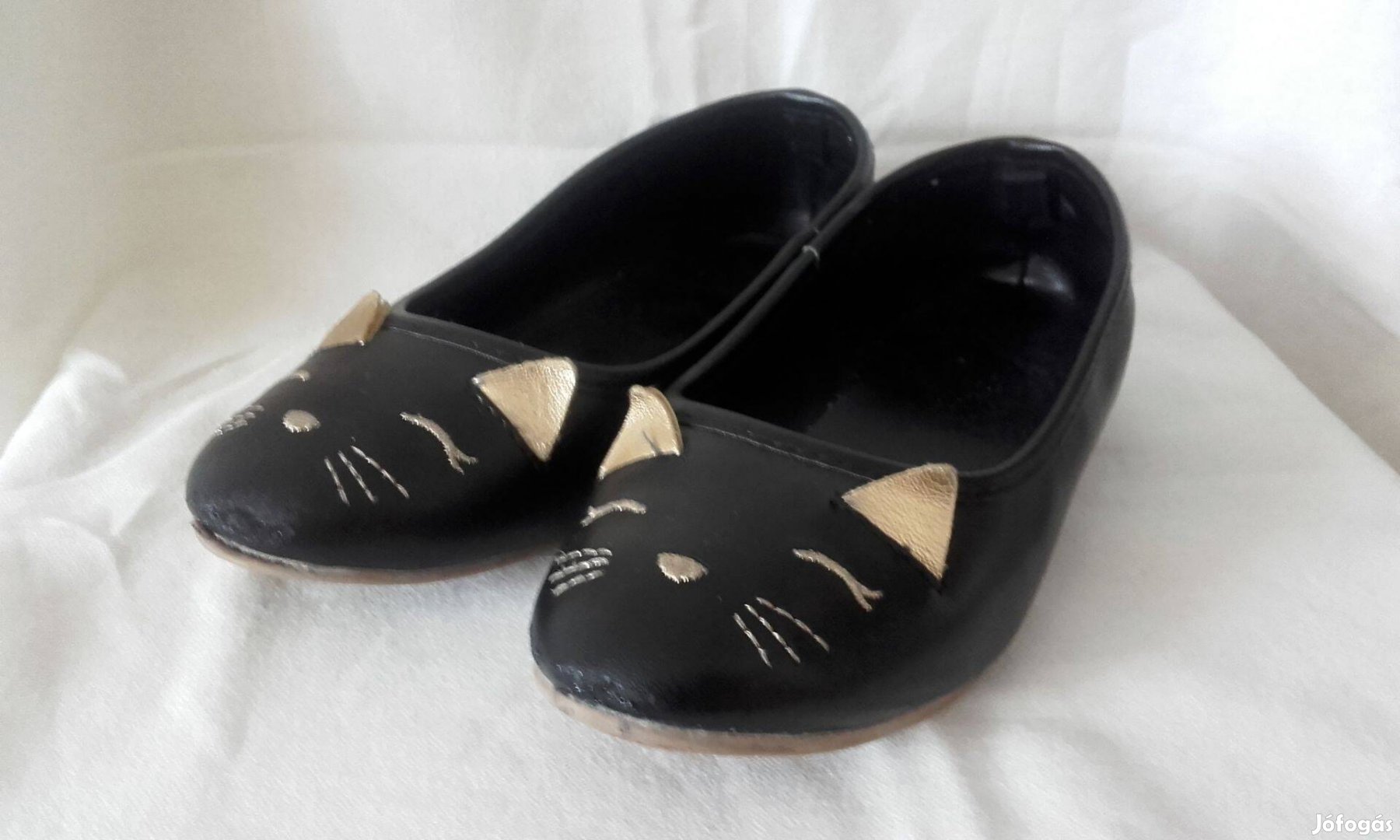 Kislány cicás fekete cipő, bth: 18 cm (29-es)