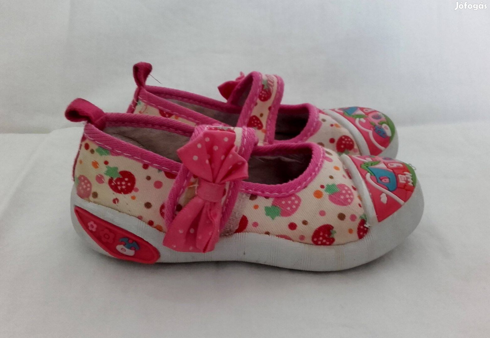 Kislány cipő, 22-es, bth: 13 cm