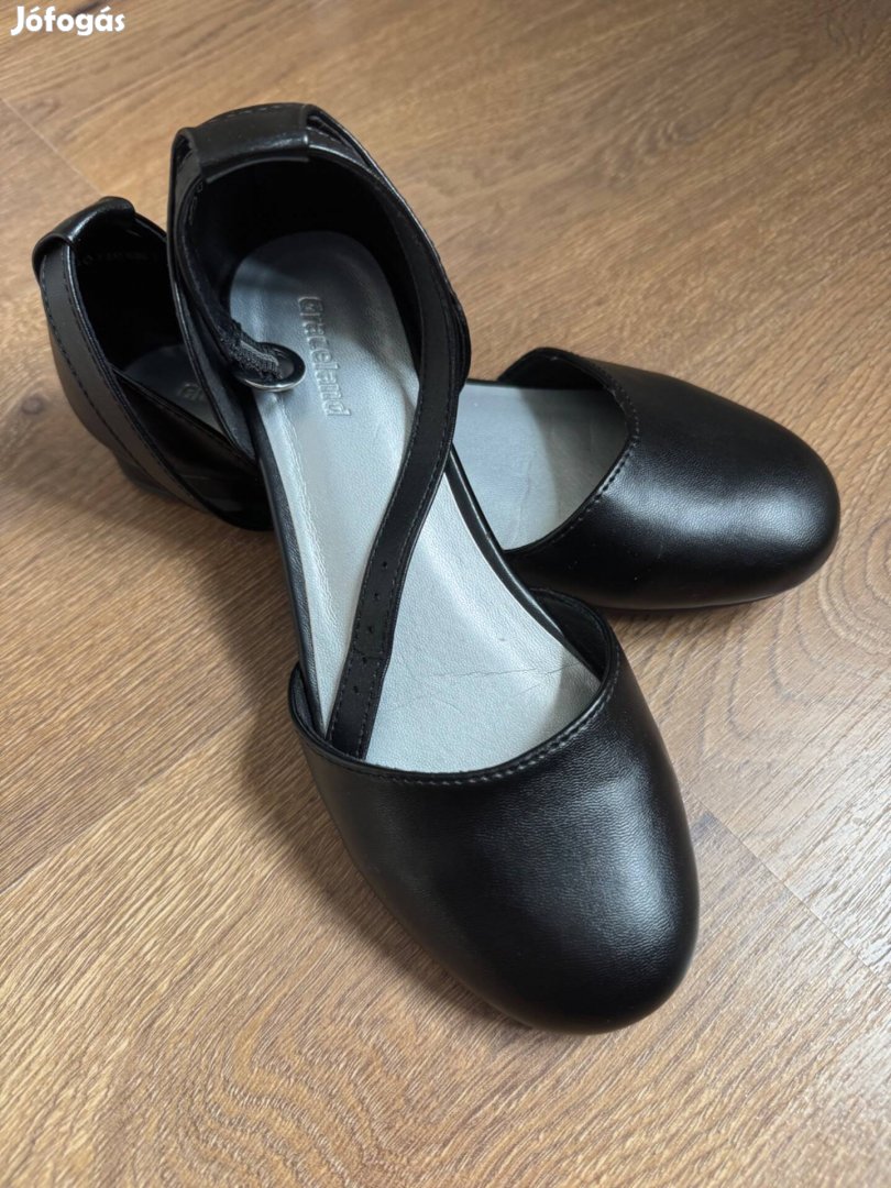 Kislány fekete alkalmi cipő 33