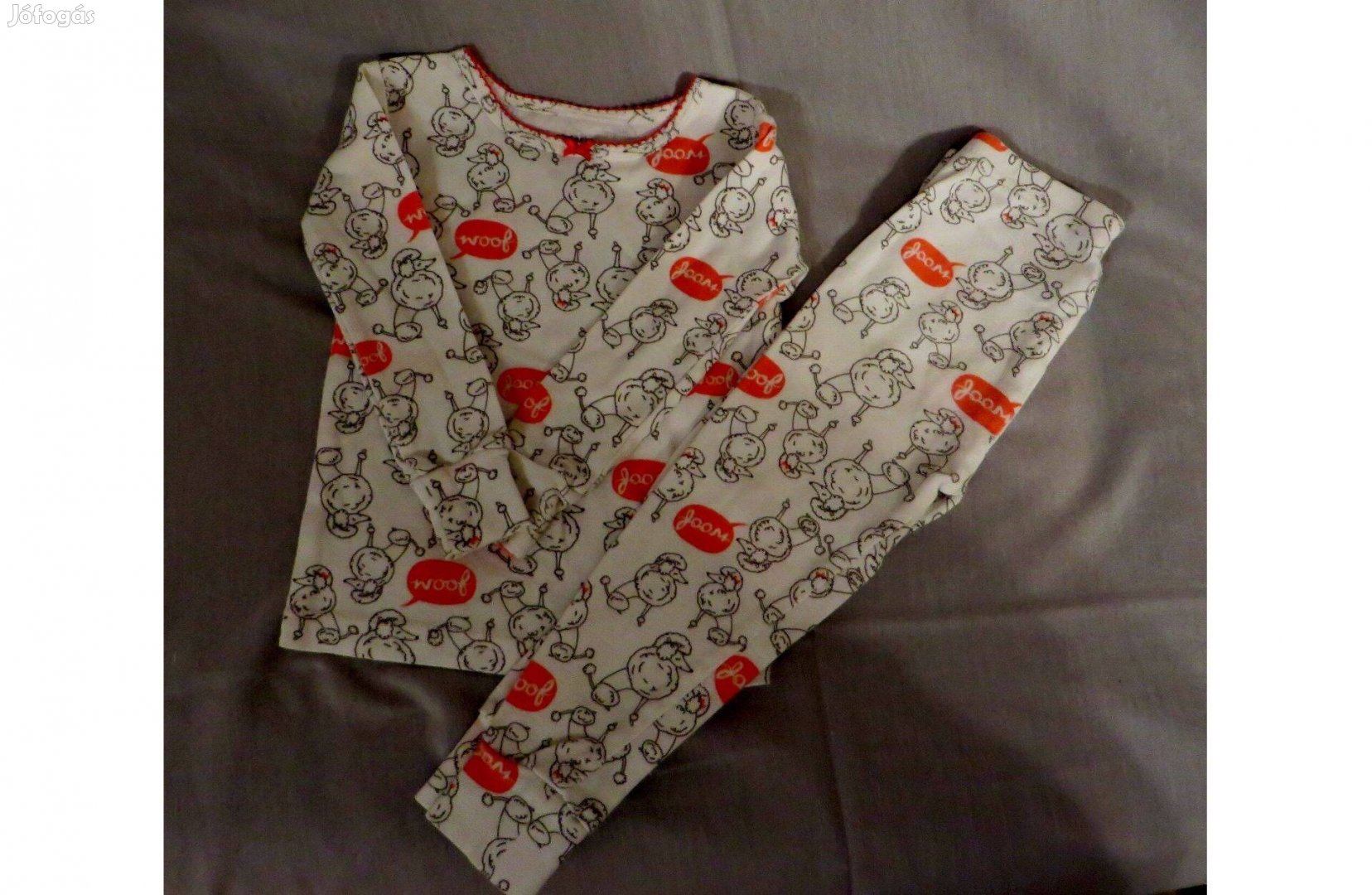 Kislány pizsama, 18 hó Nadrág: Hossz: 43 cm, Szélesség: 23 cm
