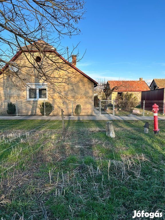 Kislippói eladó 80 nm-es ház