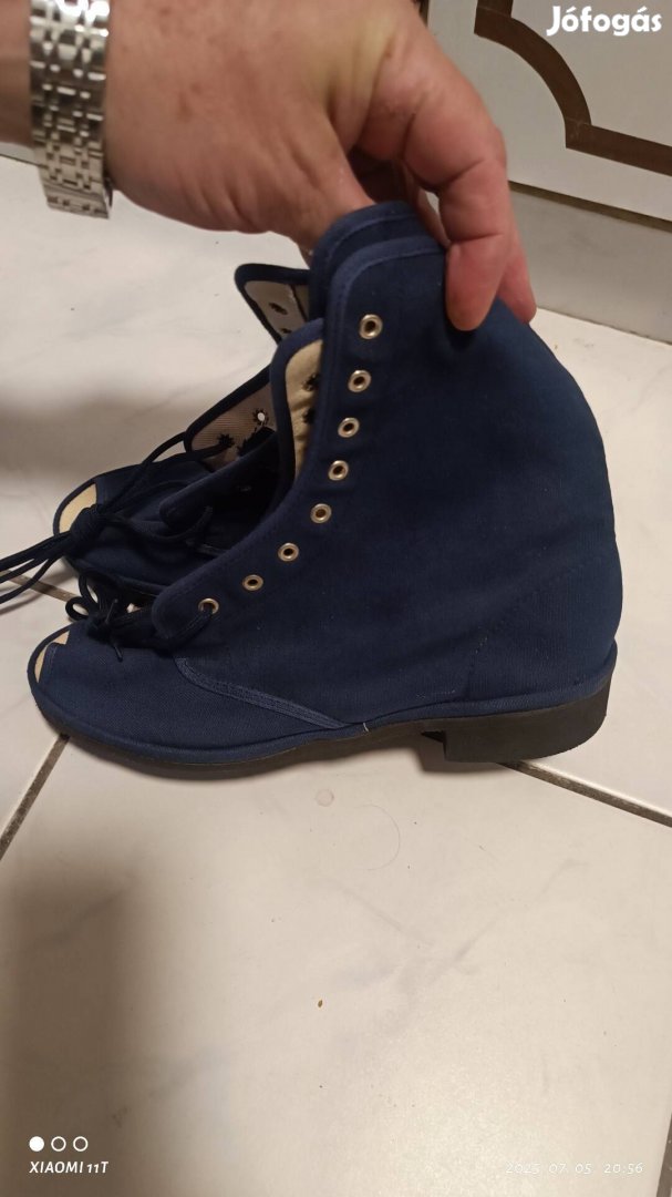 Kismama cipő teljesen új /az igazi retro /pamut. Posta 