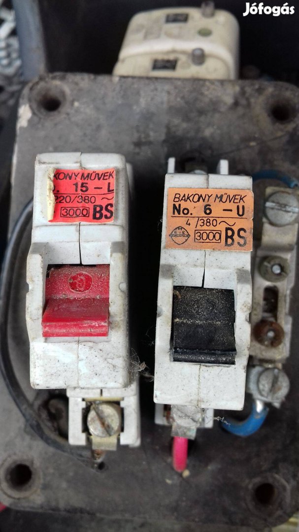 Kismegszakító 15 és 6 A nullbontóval