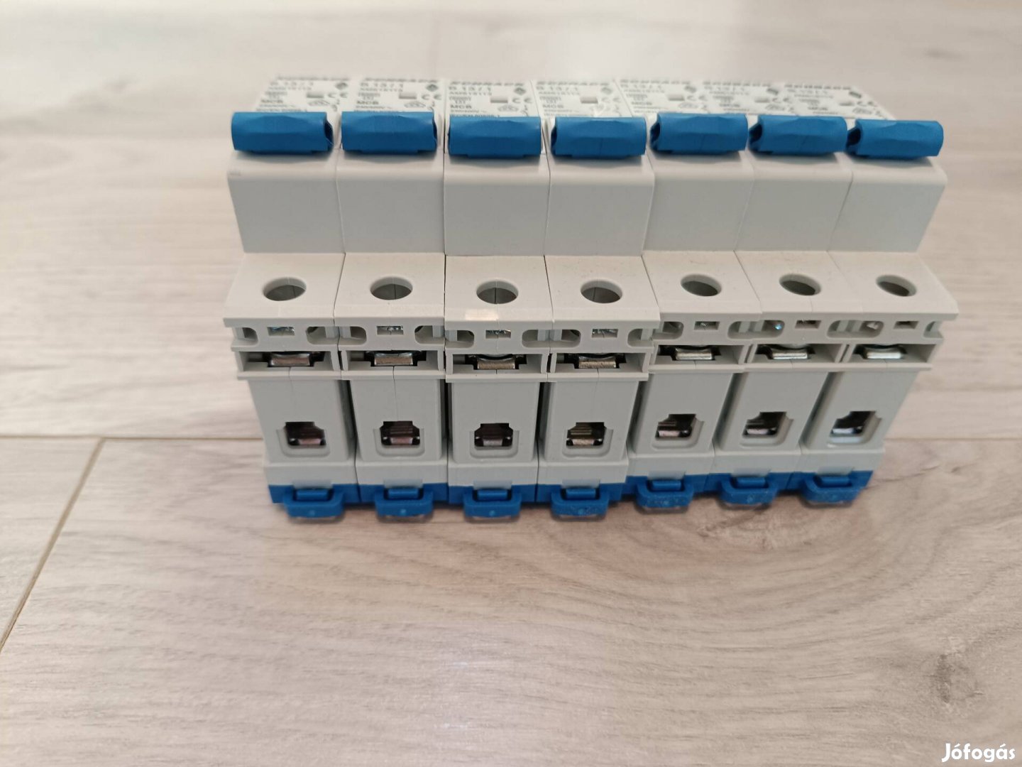 Kismegszakító Schrack 13A/1