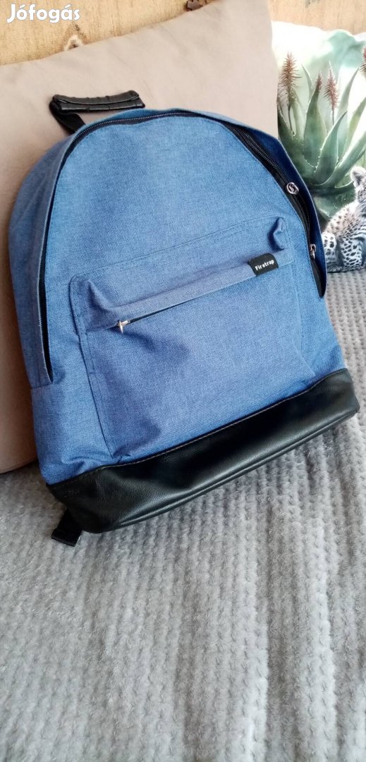 Kisméretű hátizsák eladó Debrecenben.
