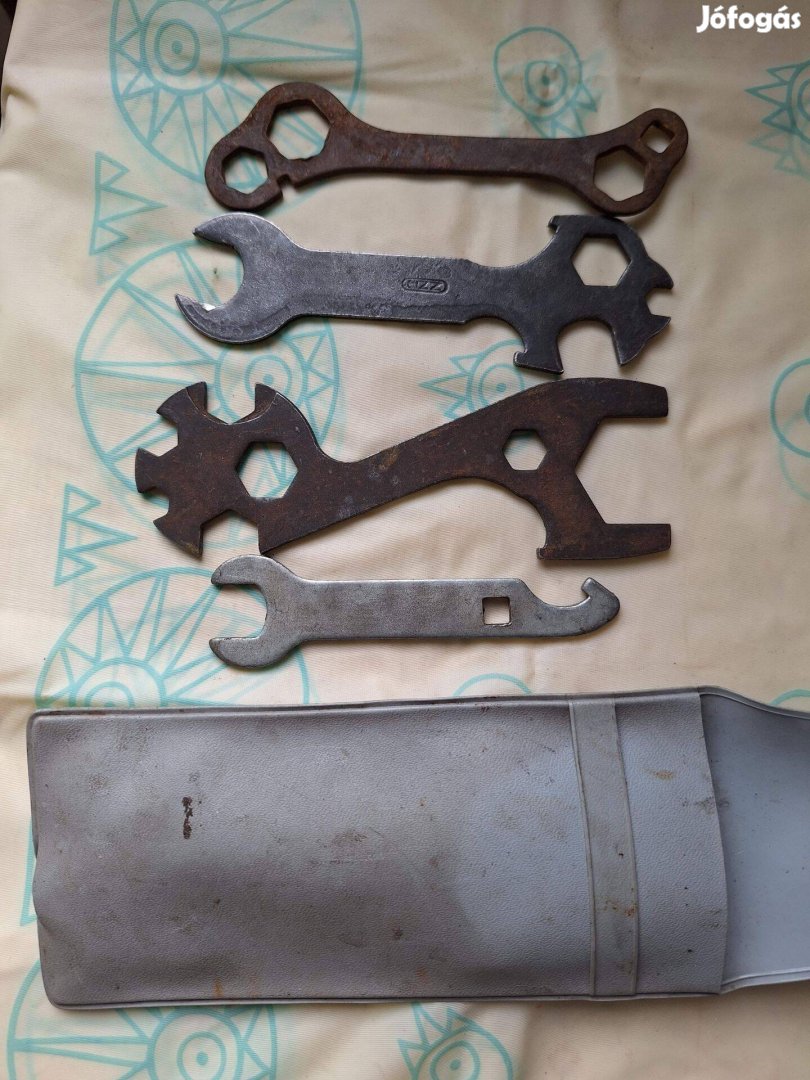 Kismotor és kp szerszámkészletek