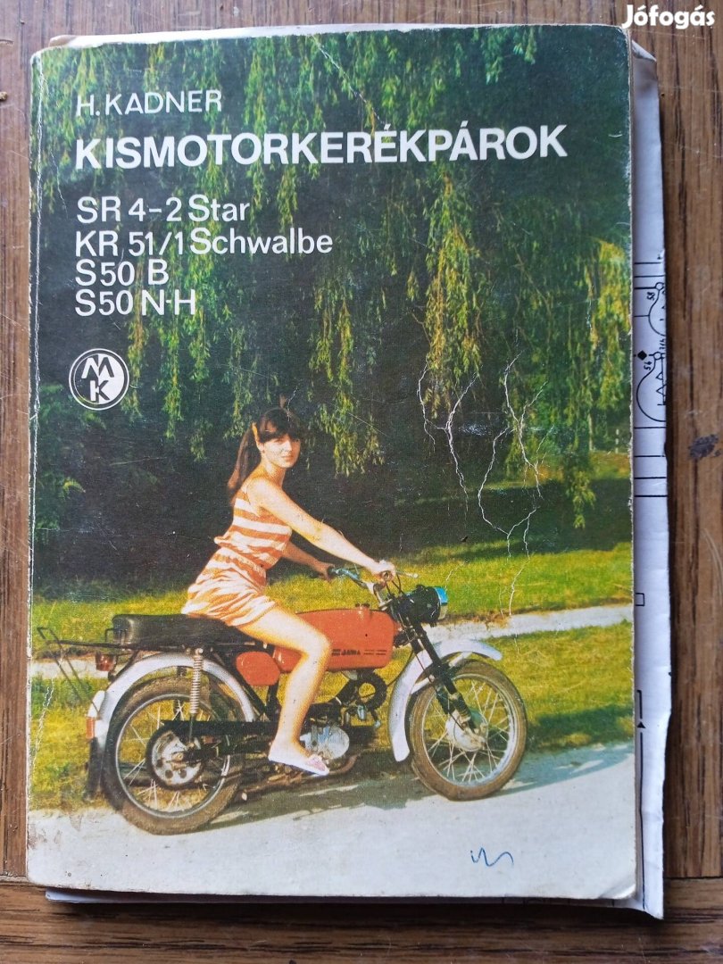 Kismotorkerékpárok könyv 