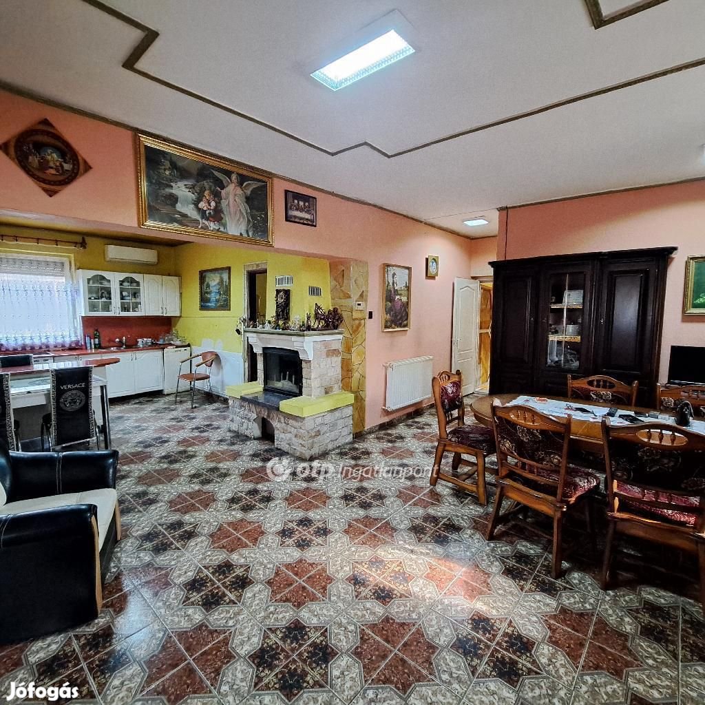 Kisnánai eladó 180 nm-es ház