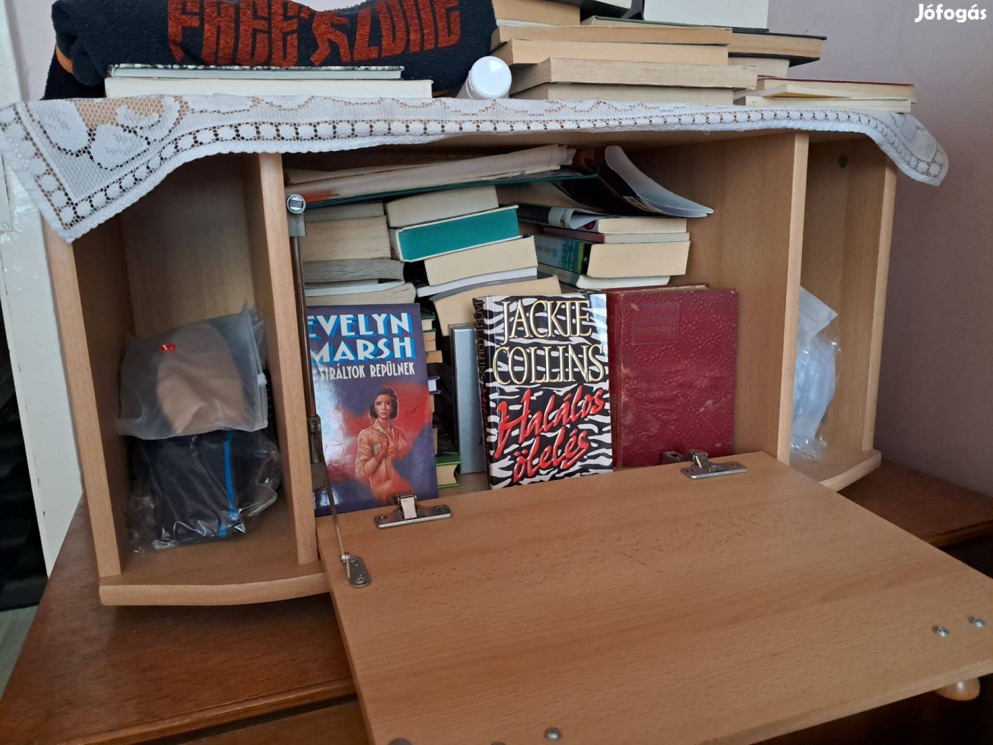 Kisszekrény eladó