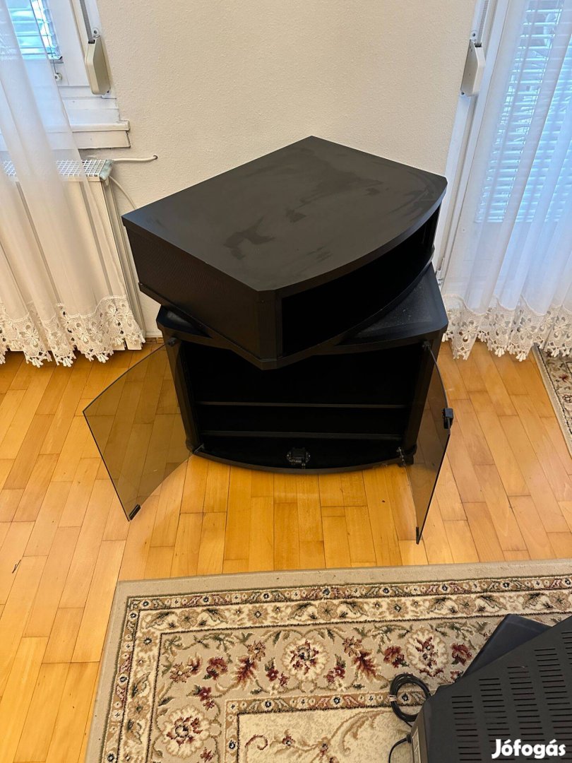 Kisszekrény forgatható felső résszel mérete 75x60x77